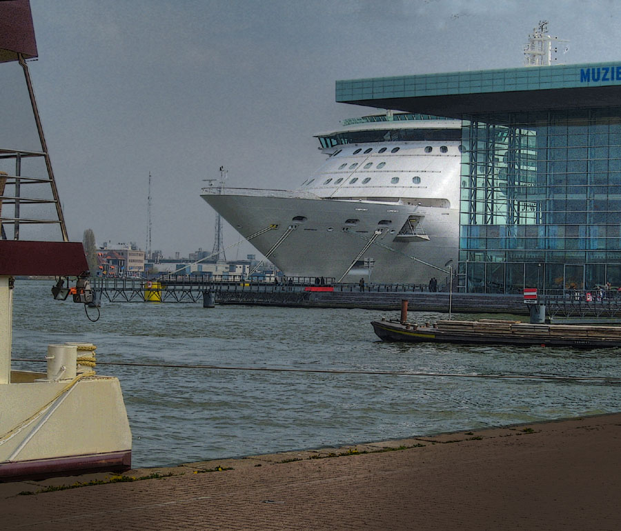 HDR005